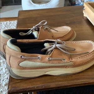 Boys size 5 sperry